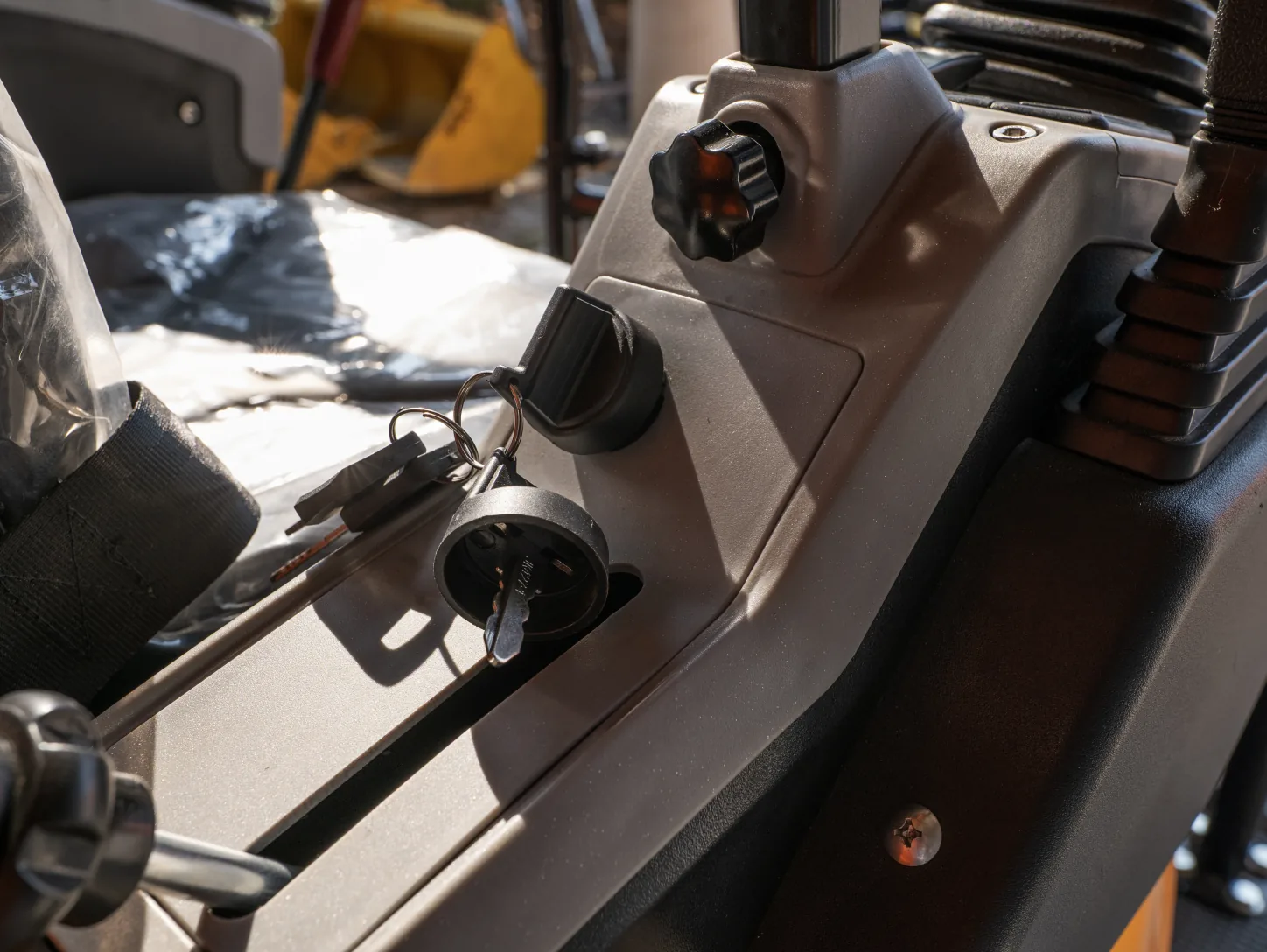 Contacteur à clé et console de commande de la mini-pelle Sonca SJW-12 P