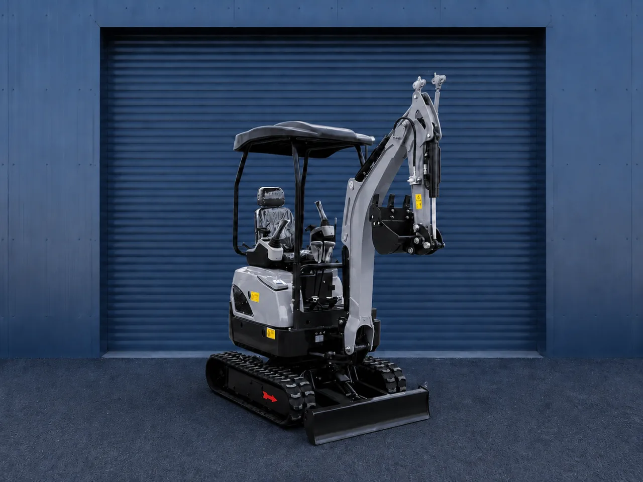 Mini-pelle Xcavator XC13P, vue trois-quarts arrière droite sur chenilles caoutchouc