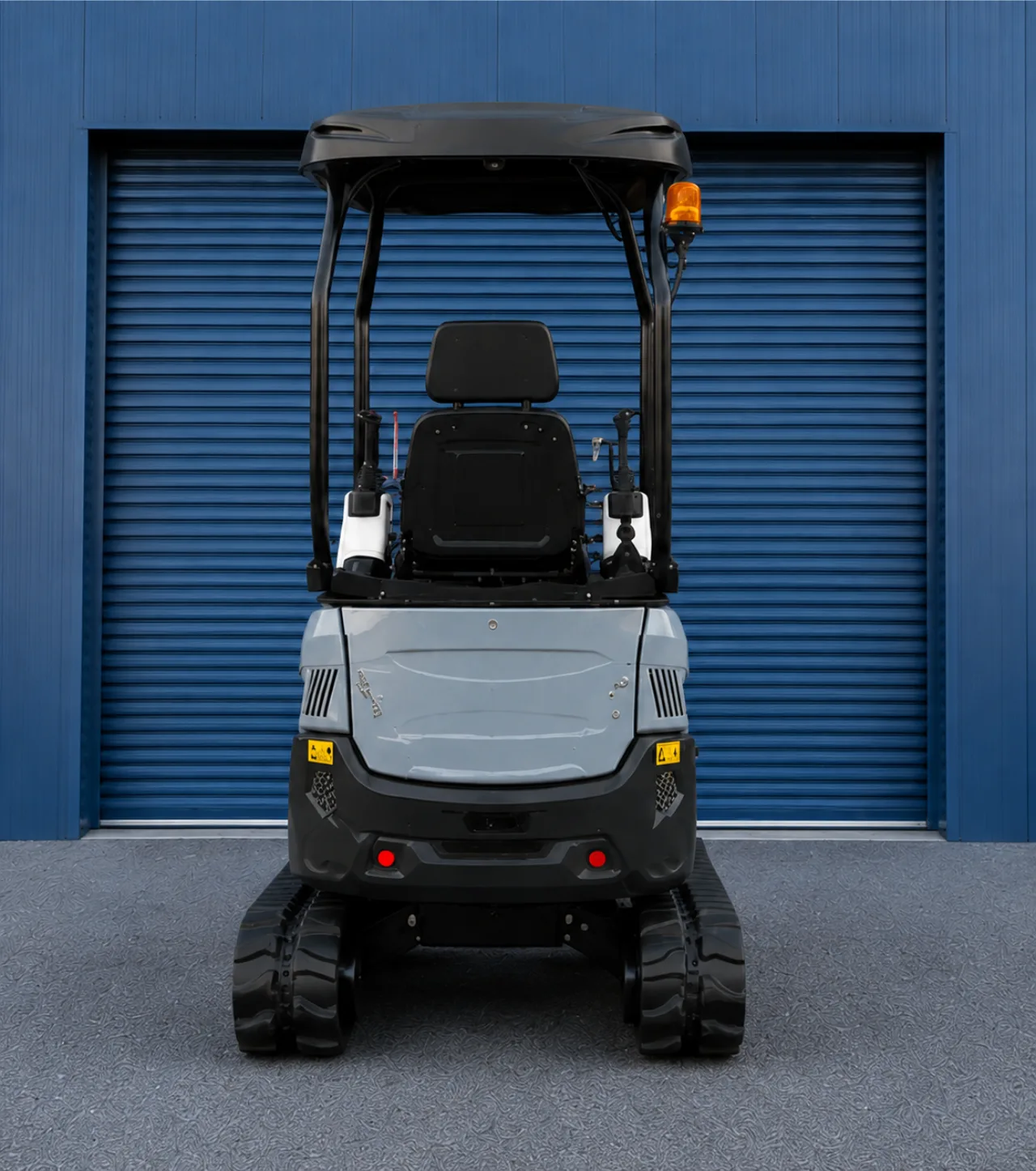 Mini-pelle Xcavator XC17 PRO V2, poste de conduite et toit de protection 4 montants ROPS
