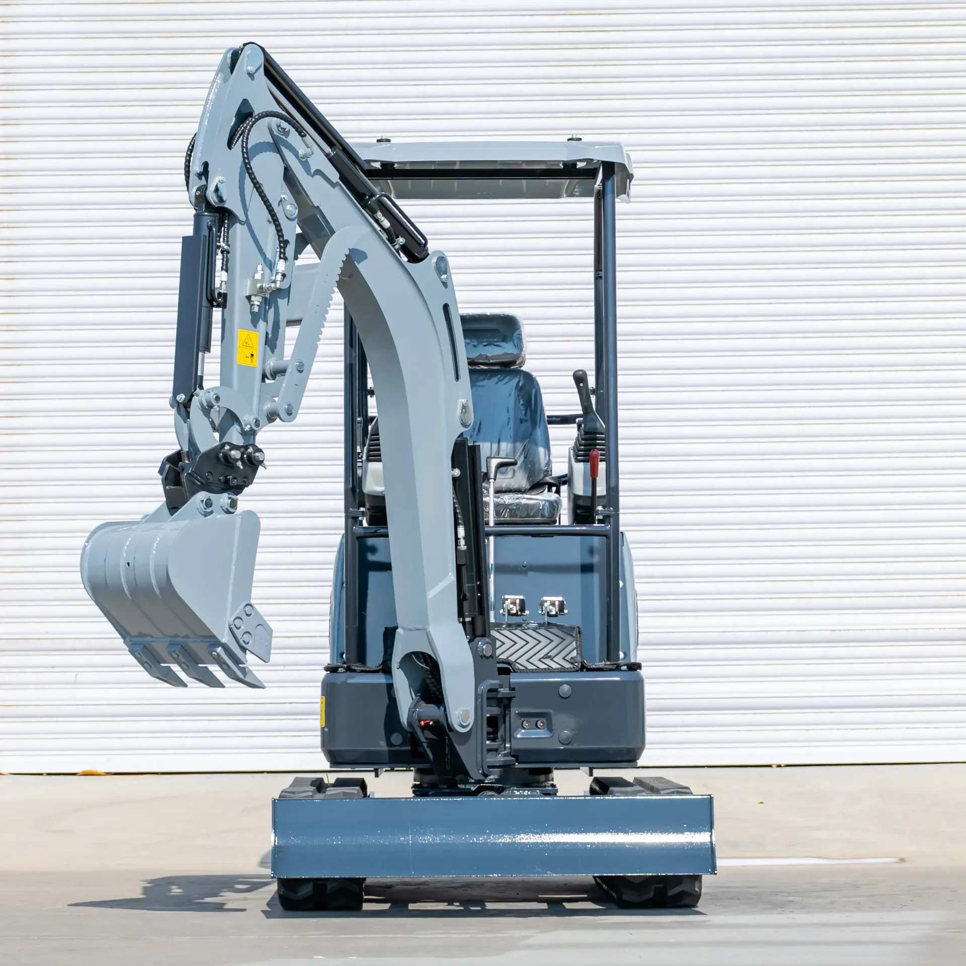 Mini-pelle Xcavator XC18S PRO vue avant